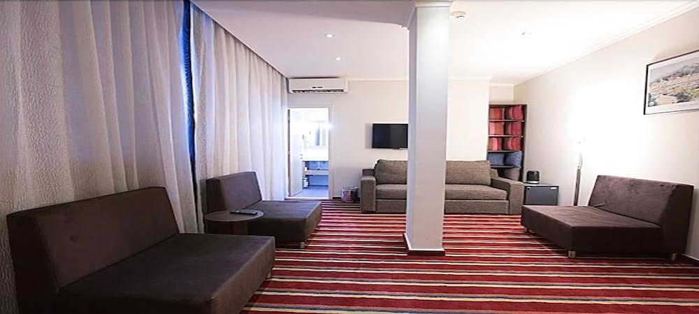 The J Hotel & Spa Бейрут Экстерьер фото